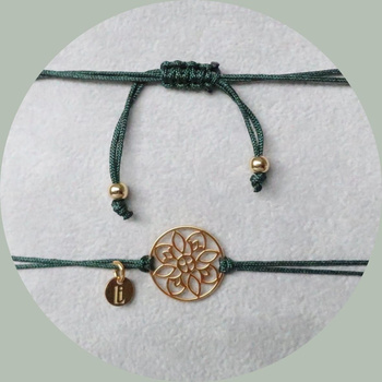 Bransoletka sznurkowa z rozetą zielona