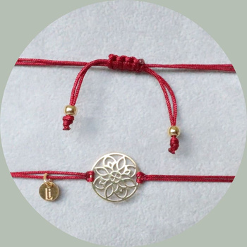 Bransoletka sznurkowa z rozetą czerwona